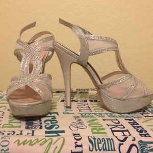 Sparkly Heels! Size 6